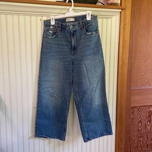 Abercrombie & Fitch Ultra High Rise Cropped Wide Leg Jeans